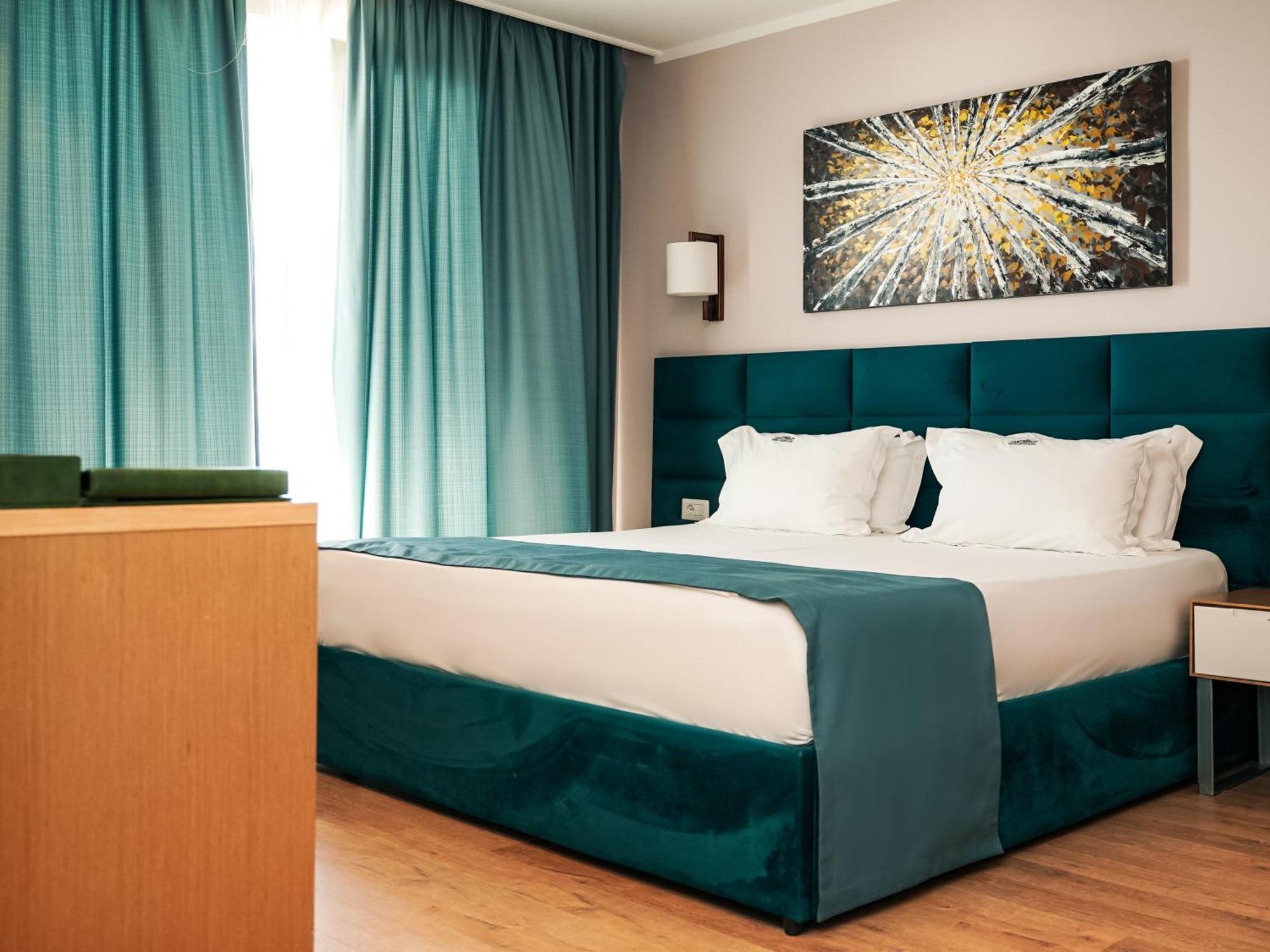 Hotel Vm & Golem (Tirana)