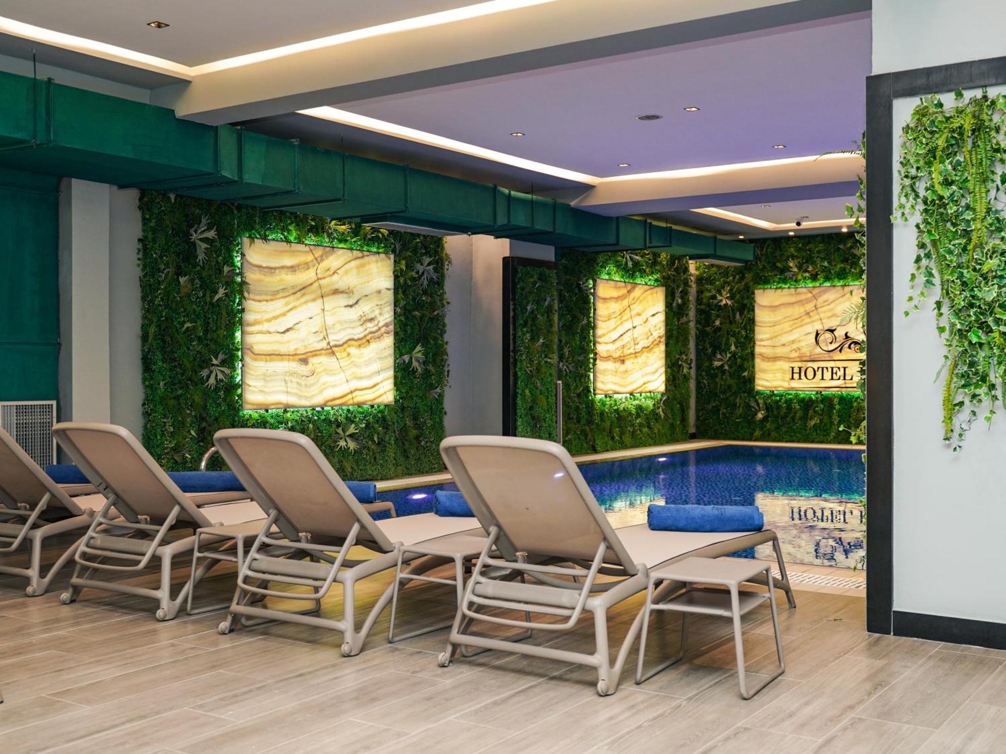 Hotel Vm &